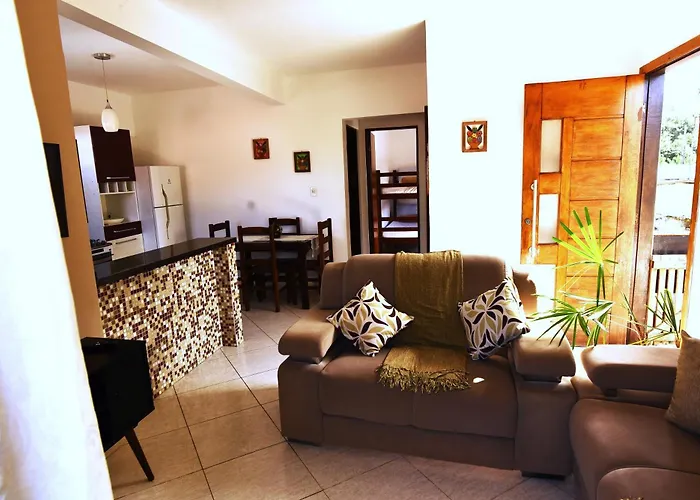 Apto bem equipado, com 2 quartos acomoda até 6 pessoas confortavelmente